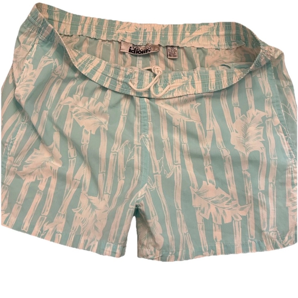 Vintage IDIOMS “On The Island Pano” Printed Light Blue & White Bamboo Shorts SM